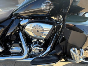 2026 Harley-Davidson® Road Glide Limited Olive Steel Metallic / Vivid Black Chrome Trim thumb 2