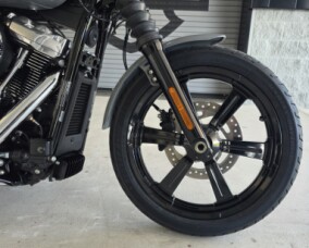 2026 Harley-Davidson® Street Bob® thumb 2