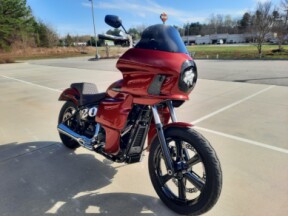2026 Harley-Davidson® Street Bob® Brilliant Red Black Cast Wheels thumb 0