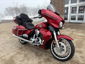 2026 Harley-Davidson® Street Glide Limited Brilliant Red Chrome Trim thumb 3