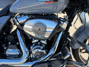 2026 Harley-Davidson® Street Glide® Dark Billiard Gray Chrome Trim thumb 2