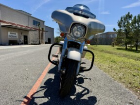 2018 Harley-Davidson® Street Glide® FLHX thumb 2