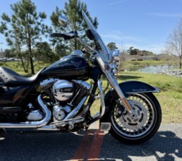 2012 Harley-Davidson® Road King® FLHR thumb 1