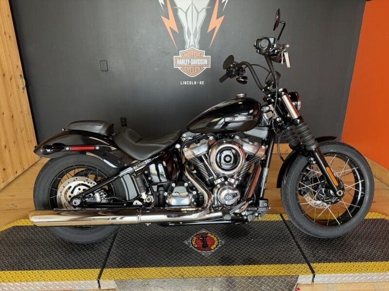 FXBB 2025 Street Bob™