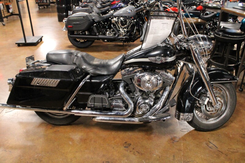 2003 Harley-Davidson® Road King® Classic VIVID BLACK