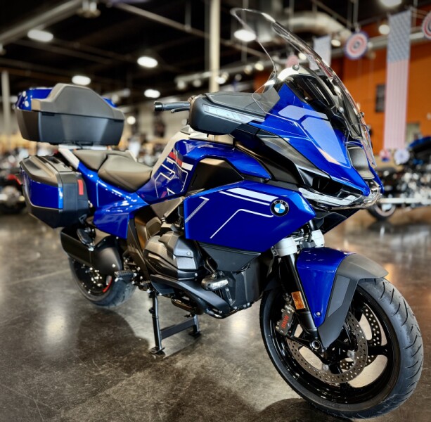 2026 BMW Motorrad R 1300 RT Racing Blue Metallic