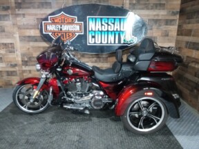 2022 Harley-Davidson® CVO™ Tri Glide® Dante’s Red Fade CPO thumb 2