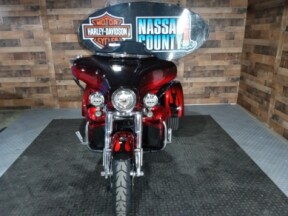2022 Harley-Davidson® CVO™ Tri Glide® Dante’s Red Fade CPO thumb 3