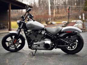 2026 Harley-Davidson® Street Bob® Dark Billiard Gray Chrome Cast Wheels thumb 3