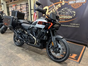 2026 Harley-Davidson® Pan America 1250 Limited White Onyx Pearl thumb 2