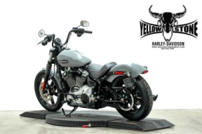 2026 Harley-Davidson® Street Bob® Dark Billiard Gray Black Solo Cast Wheels thumb 1
