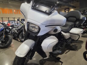 2026 Harley-Davidson® Street Glide Limited White Onyx Pearl Black Trim thumb 2