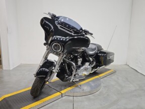 FLHX 2020 Street Glide® thumb 2