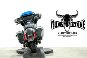 2026 Harley-Davidson® Street Glide® Midnight Ember Chrome Trim thumb 2