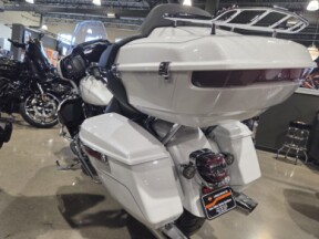2026 Harley-Davidson® Street Glide Limited White Onyx Pearl Black Trim thumb 2