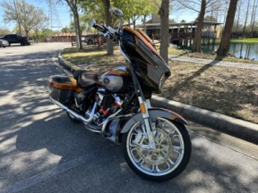 2026 Harley-Davidson® CVO Street Glide thumb 3