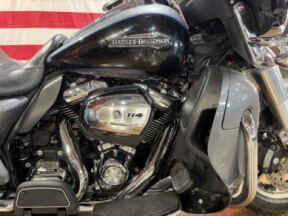 Harley-Davidson® Tri Glide® Ultra 2021 FLHTCUTG GAUNT GRY MET/VIV BK W/12 D thumb 0