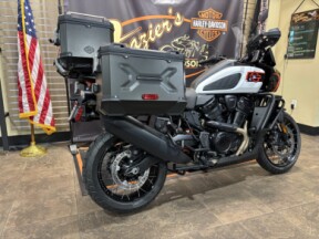 2026 Harley-Davidson® Pan America 1250 Limited White Onyx Pearl thumb 3