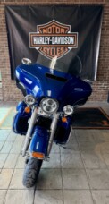 2015 Harley-Davidson® Electra Glide® Ultra Classic™ Superior Blue thumb 2