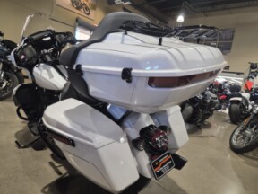 2026 Harley-Davidson® Street Glide Limited White Onyx Pearl Black Trim thumb 0