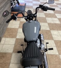 2026 Harley-Davidson® Street Bob® Dark Billiard Gray Chrome Cast Wheels thumb 1