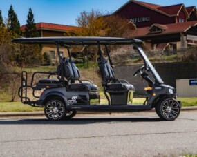  2022 E4 SS SALOON thumb 1