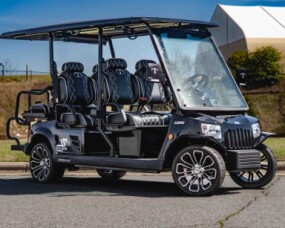 2022 E4 SS SALOON thumb 2