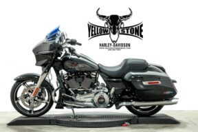 2026 Harley-Davidson® Street Glide® Midnight Ember Chrome Trim thumb 0