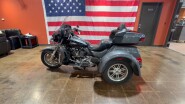 Harley-Davidson® Tri Glide® Ultra 2021 FLHTCUTG GAUNT GRY MET/VIV BK W/12 D