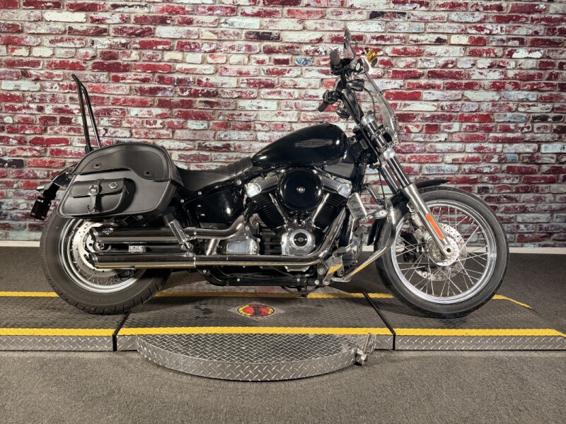 Harley-Davidson® Softail Standard® 2020 FXST BLACK
