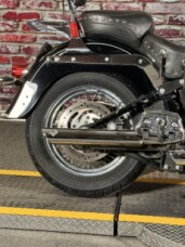 Harley-Davidson® Heritage Softail® Classic 2015 FLSTC BLACK W/ PINSTRIPE thumb 0