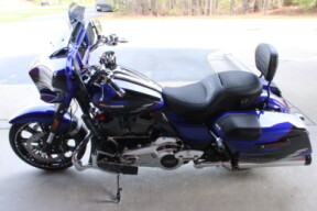 2025 Harley-Davidson® CVO™ Street Glide® Blue Streak thumb 0