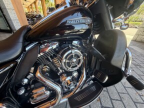 FLHTCU 2014 Electra Glide® Ultra Classic® thumb 3