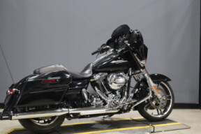 2016 Harley-Davidson® Street Glide® Special FLHXS thumb 2
