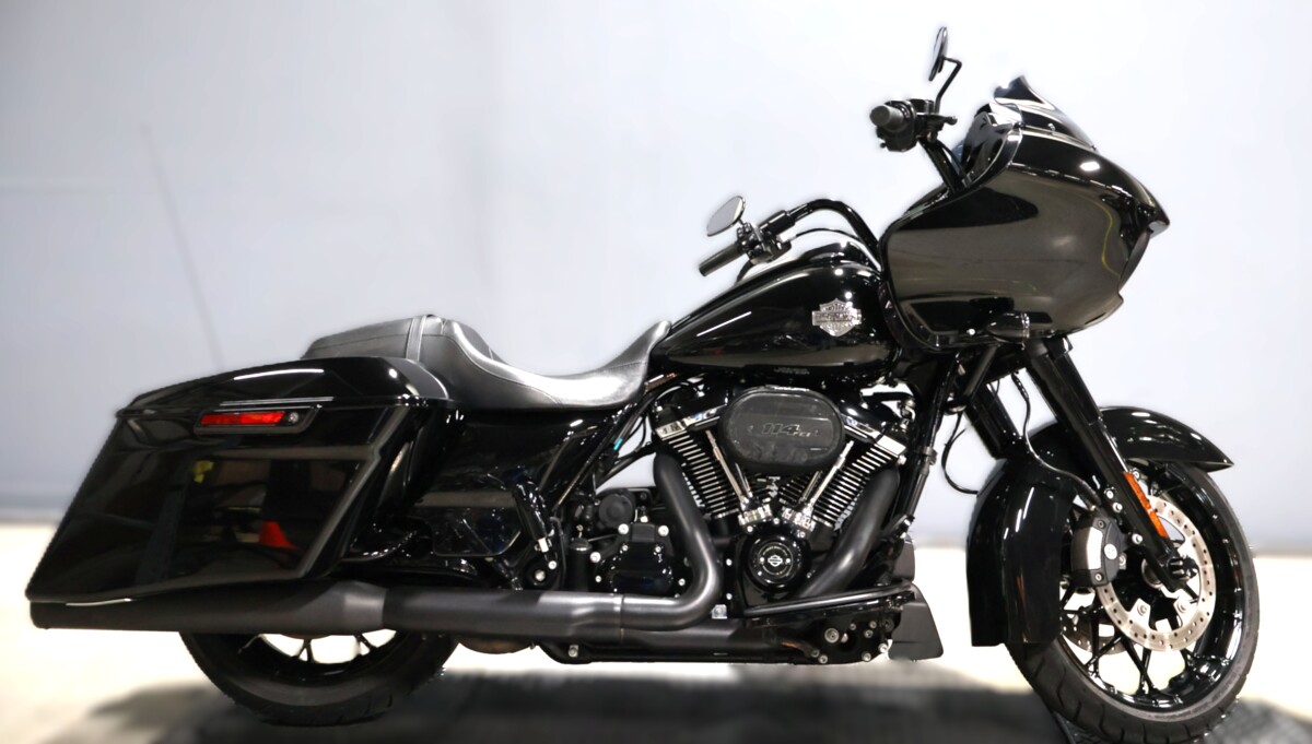 2023 Harley-Davidson® Road Glide® Special Vivid Black - Black