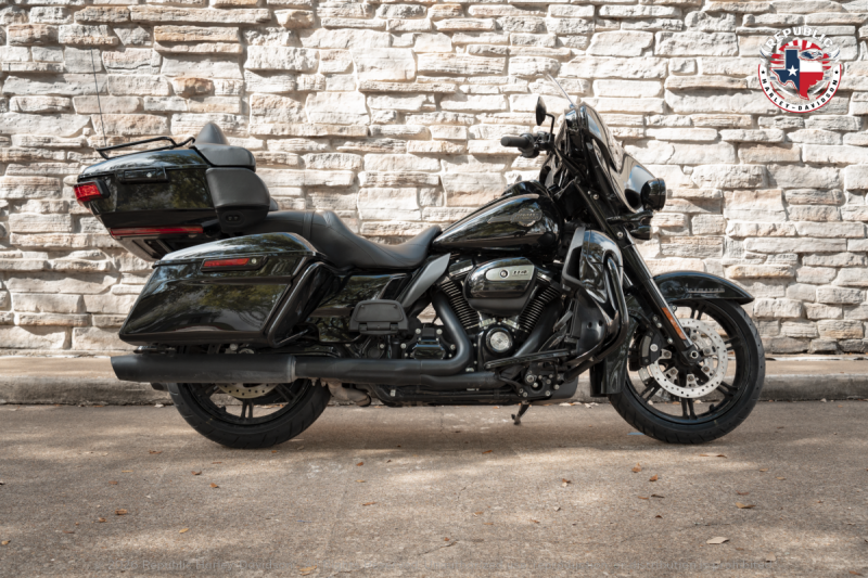 2023 Harley-Davidson® Ultra Limited FLHTK