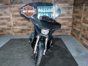 2026 Harley-Davidson® Street Glide Limited Iron Horse Metallic Chrome Trim thumb 3