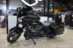 2026 Street Glide thumb 2