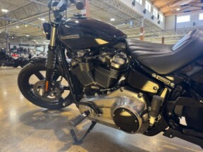 Harley-Davidson® Street Bob™ 2025 FXBB VIVID BLACK thumb 0