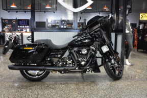 2026 Street Glide thumb 1