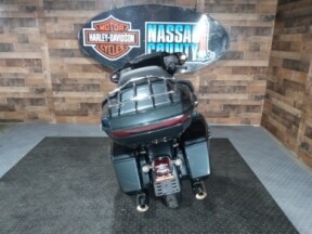 2026 Harley-Davidson® Street Glide Limited Iron Horse Metallic Chrome Trim thumb 1