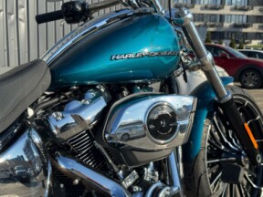 2026 Harley-Davidson® Breakout® Teal Thunder Chrome Trim thumb 2