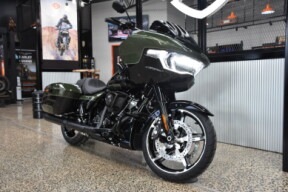 2026 Road Glide thumb 3