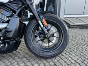 2026 Harley-Davidson® Sportster® S White Onyx Pearl Black Trim thumb 2