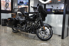 2026 Street Glide thumb 3