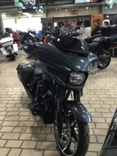 2025 Harley-Davidson® Street Glide® Iron Horse Metallic - Black Finish thumb 1