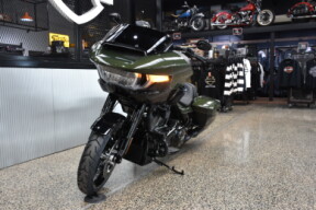 2026 Road Glide thumb 2
