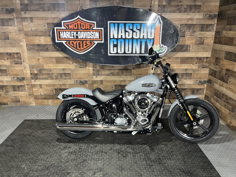 2026 Harley-Davidson® Street Bob® Dark Billiard Gray Chrome Cast Wheels