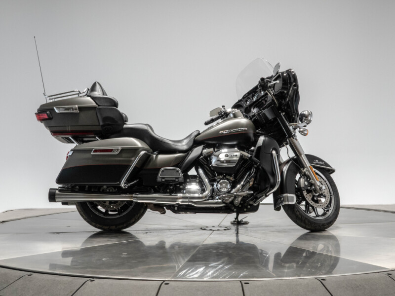 2019 Harley-Davidson FLHTK Ultra Limited in Industrial Gray Denim and Black Denim