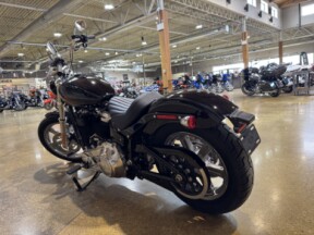 Harley-Davidson® Softail™ Standard 2024 FXST VIVID BLACK thumb 1
